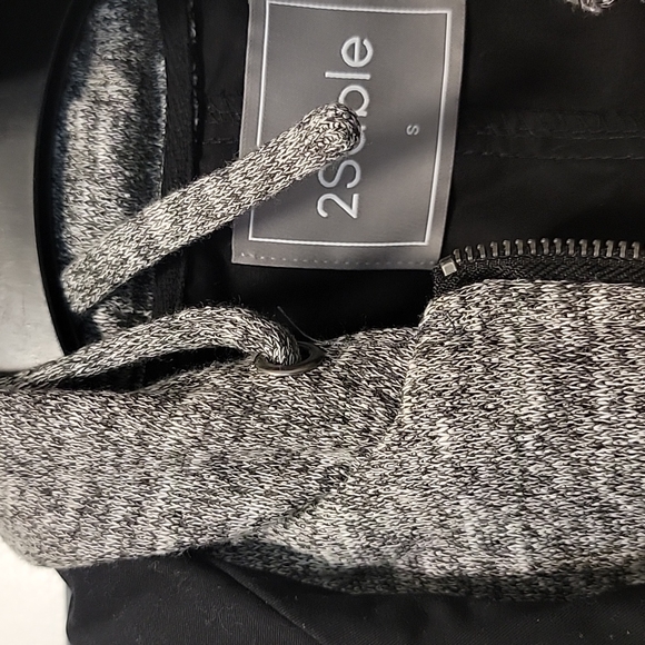 Light weight jacket - Picture 3 of 3